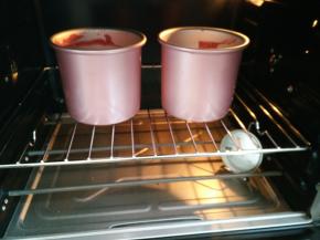 9.入预热好的烤箱，中下层 160度50分钟