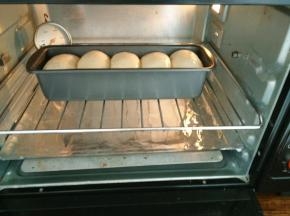 8.表面刷水，烤箱180度中层20分钟