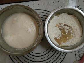 把油皮和油酥分别揉光滑