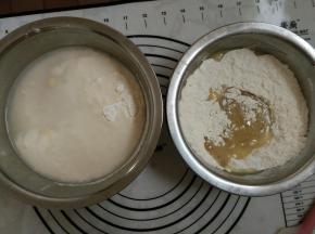 把油皮和油酥分别揉光滑