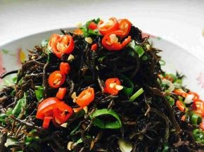 放少许香油调匀。