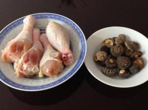 1、 准备好食材。