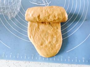 在次从下往下卷起，卷成卷