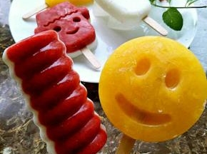 炎热夏天冰棍吃起来