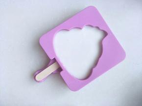 原味酸奶搅拌好的酸奶直接放入模具即可。