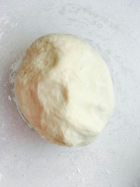 加温水活成三光状态（手光，面光，盆光）放温暖出发酵。