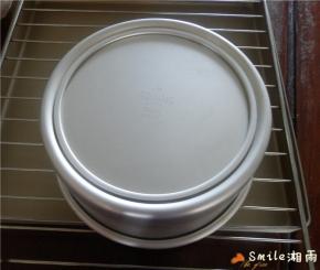 出炉后倒扣放凉。