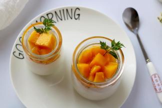 好吃又好看的芒果酸奶