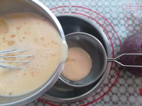 用2个盆子来过筛3-4次