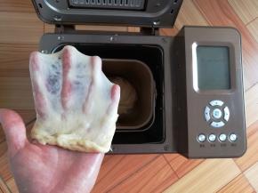 和面完成，顺手拉一个手套膜，28分钟出膜妥妥的