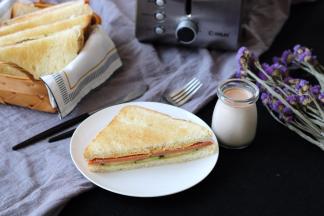 好吃的快手三明治就做好了