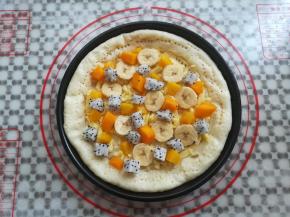 放上适量的水果粒