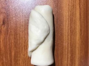 然后再卷起来，醒面15-20分钟。