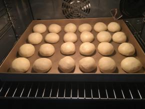 放入温度32度，湿度百分之75的环境下进行二发