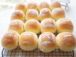 出炉后转移到晾网晾至手温，密封保存