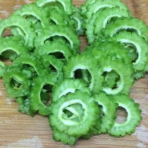 切成0.5厘米的薄片