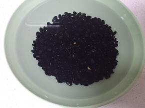 黑豆提前浸泡一夜
