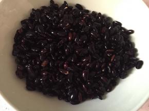 泡过的豆子明显体积膨胀