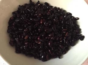 泡过的豆子明显体积膨胀