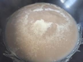 表面有浮沫可以用勺子撇去