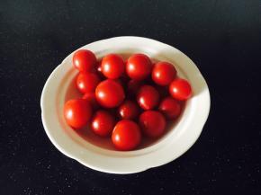 拌菜，小番茄不需要提前入味。