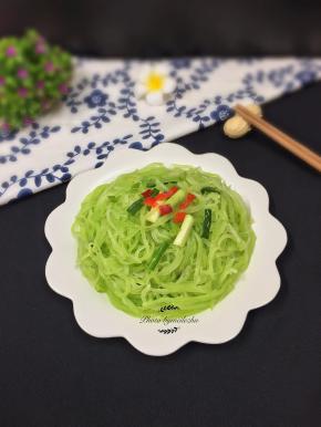 出锅装盘，上桌享用吧。