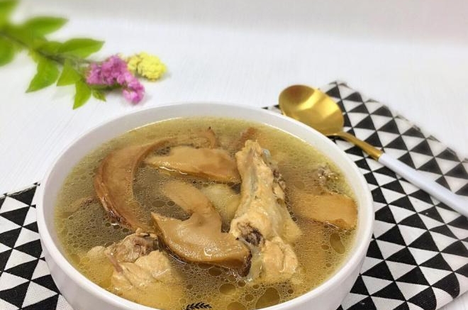 松茸鸡汤