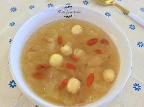 盛入碗中，即可食用。