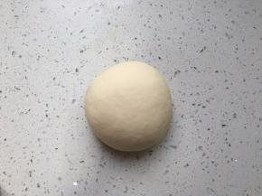 揉成光滑的面团，放入冰箱冷藏发酵