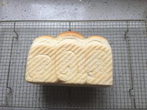 出炉后转移到晾网晾至手温密封保存