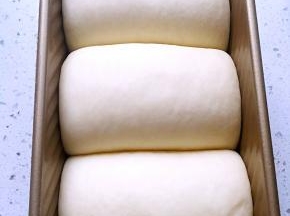 发到8分满，取出来，表面喷水