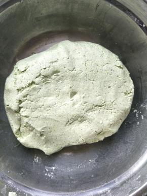 和成不沾手的面团