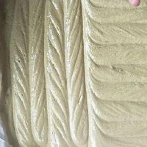 用一根和普通火腿肠差不多粗的棒子/洗干净的手指戳到底 纵向绕S型【不能断】一次完整或者横向再来一次花纹有所不同。