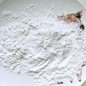 准备平盘放入淀粉