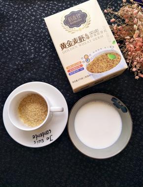 材料；准备好牛奶.金胚芽麦片