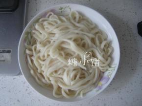 煮熟以后捞出沥水