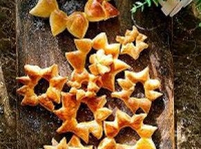 烤箱预热170度，中层烤12-15分钟