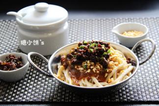 手擀面版担担面