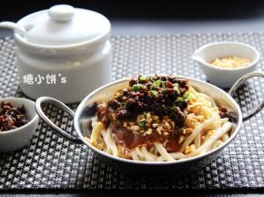 手擀面版担担面