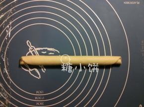 顺长的那一侧卷起来