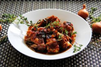 随便贴一些以前写过的其它肉菜，具体就不搬运了。 
红葱百里香炖鸡
