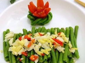 用小番茄切个小花