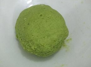 和成面团，饧十分钟