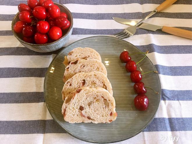 葡萄果汁软欧包