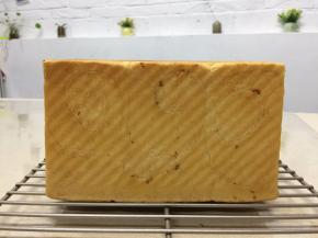 倒扣在网架上晾凉