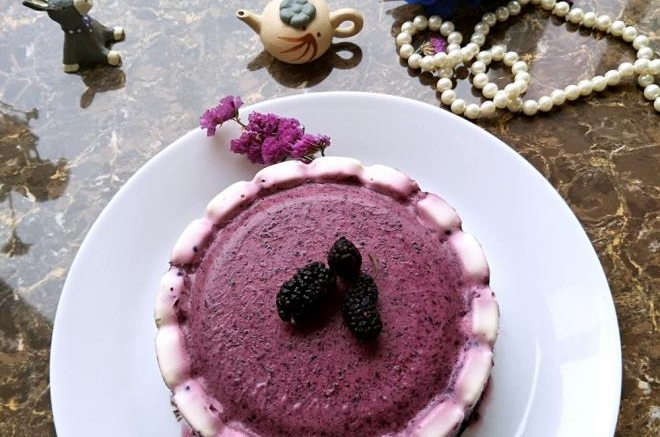 桑葚慕斯蛋糕