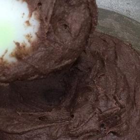 小火慢慢熬，直至干性状，关火放凉，然后放入冰箱稍微冷硬一点