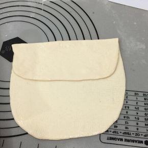 从上面往中间叠