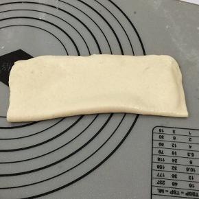 下面的叠在上面