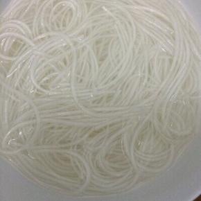 粉条先用温水浸泡二十分钟